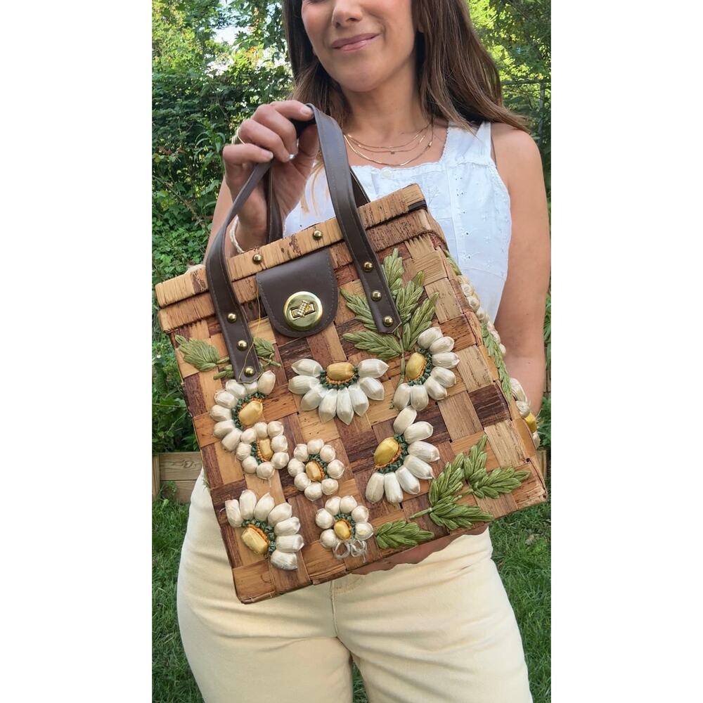 Vintage Woven Daisy Basket Bag — Sunday Honey Archive
